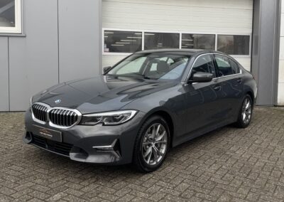 BMW 330e